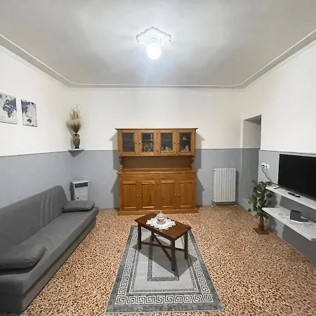 Borghetto House With 4 Bedrooms, Parking And Wifi Apartman